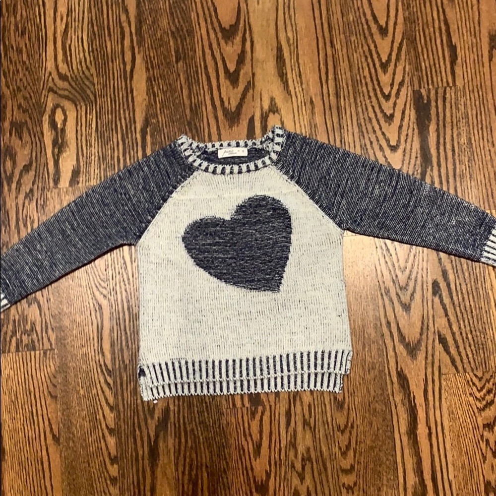 Girls size 5 sweater!